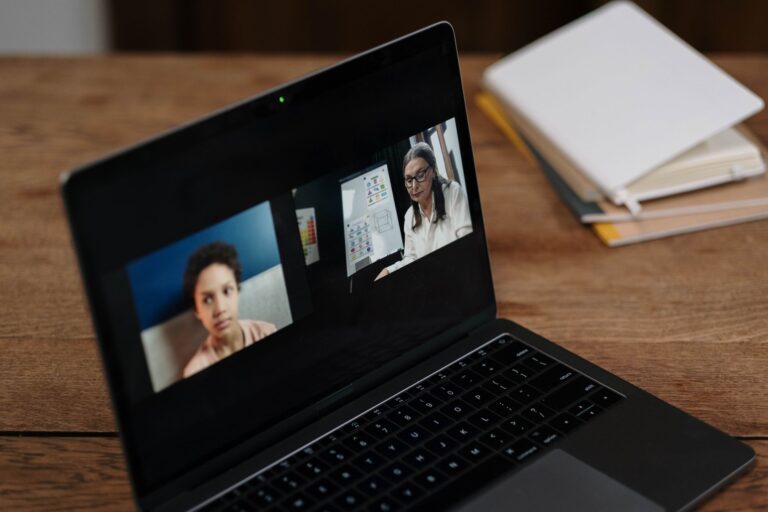 Online-Meeting per Videoanruf mit geteiltem Bildschirm