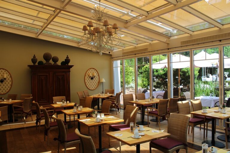restaurant 2526238 1280